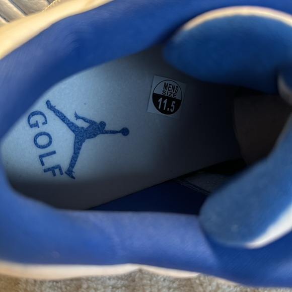 Micheal Jordan XII G
Golf Shoes. Blue, white and black size 11.5 - Picture 4 of 8